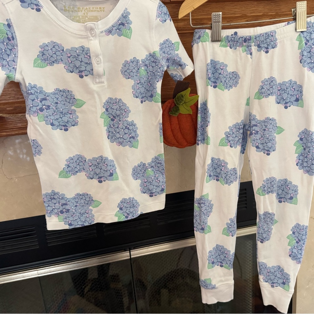 The Beaufort Bonnet Company Sarah Jane’s Short Sleeve Set | Happiest Hydrandgeas - Picture 2 of 4
